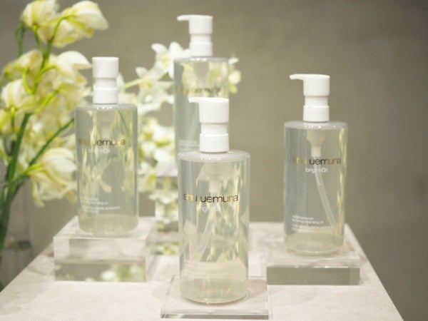 水光透明肌へと導く。シュウ ウエムラから新クレンジングオイルが登場！新作メイクアッププライマーも発売