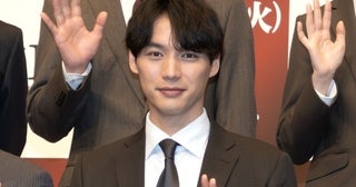 福士蒼汰、トレーニング中の自慢の筋肉を披露「惚れ惚れする肉体美」「こんなに太いんだ」と反響＜東京P.D.＞