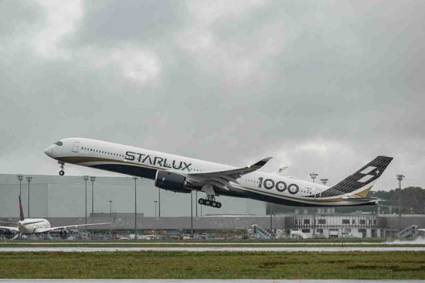 スターラックス航空、エアバスA350-1000型機初号機を受領