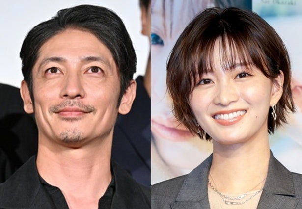 玉木宏&岡崎紗絵ほか、広大な野球場背景の仲良し集合ショットに「和やかな雰囲気」の声＜プロフェッショナル＞