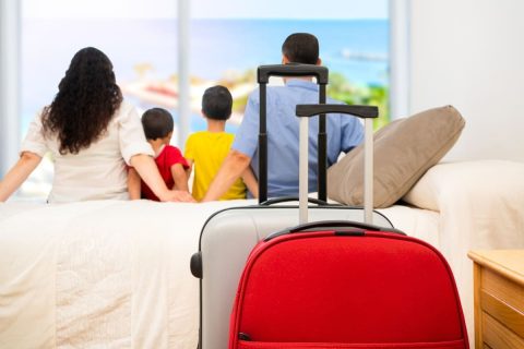 「家族4人」でホテルに泊まると想像以上の金額に…。”子ども料金”は何歳からかかるのが一般的でしょうか？