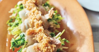 きのこの快腸パワーを存分に！「豆苗とえのきの肉巻きレンチン蒸し」【まるさんの腸活ダイエット】