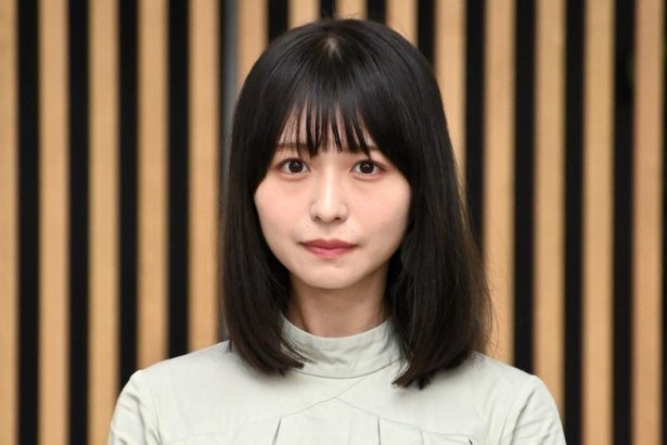 スタイル抜群のドレス姿…長濱ねる、ポップコーンを持つ姿がかわいいスマイルショット公開