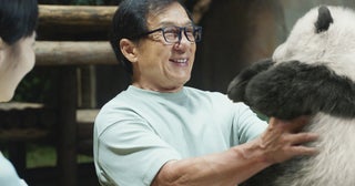 ジャッキー・チェンの新最強バディは、“かわいいパンダ”「パンダプラン」ジャッキーの多彩な顔を収めた新場面写真