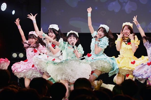 “致死量のカワイイ”MEOWMEW「いつか武道館に…！」1周年目前の2ndワンマンで待望の“メンカラ”新衣装をお披露目、次なる舞台はLIQUIDROOMへ＜ライブレポート＞