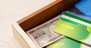 母から毎月「5万円」の生活費を受け取っていますが、使い切れず1年で「30万円」を貯金に回しました。生活費としてもらったお金なら、残った分も非課税ですよね？
