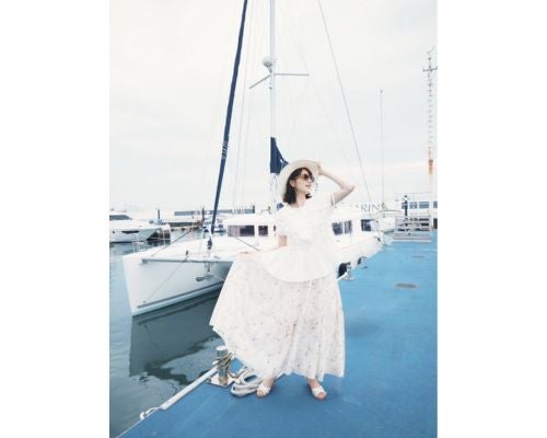  のん、「Tokyo middle 30」“浮かれまくるはるきゃん”オフショ 