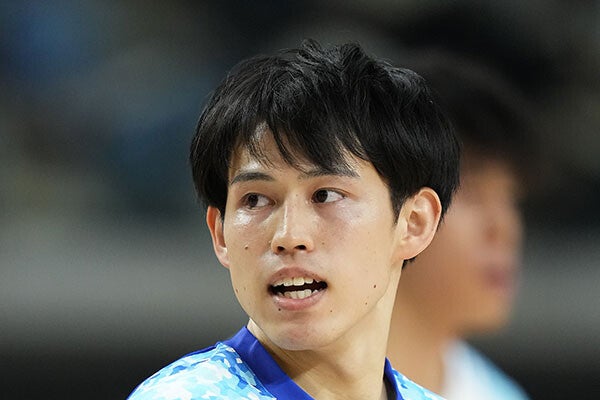 【男子バレー】東レ静岡の山口拓海を支える「負けず嫌い」の精神バレー界全体の未来を見据え、クラブの経営や運営にも興味