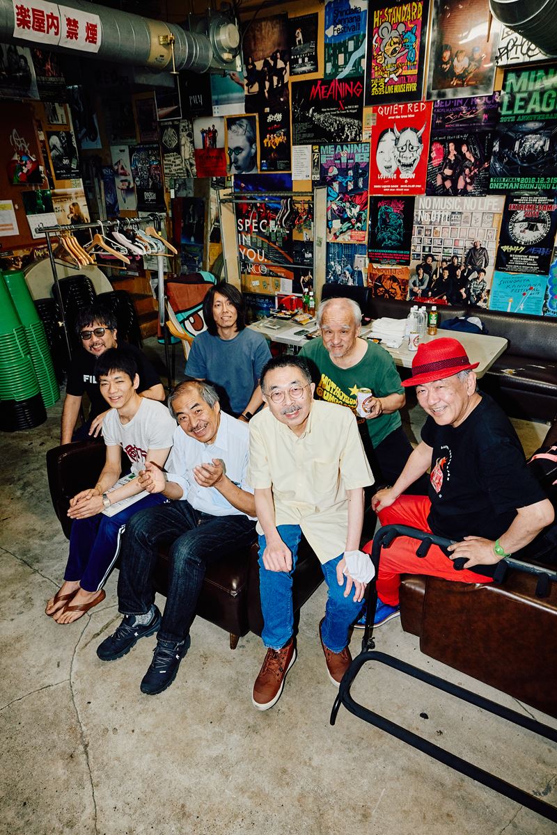 ソールドアウトで超満員の熱気！ 吾妻光良トリオ+1×台風クラブ『PLAY VOL.170』レポート