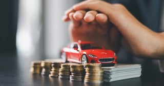 両親から「400万円」のプリウスを譲り受けました。生活用で非課税だと思うので贈与税は支払っていないのですが、問題ありませんか？