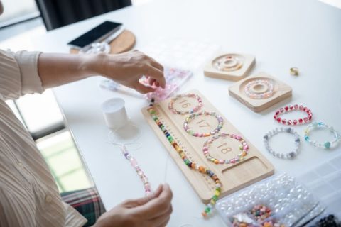 妻が「月5万円」を“ハンドメイド販売”で稼ぐように！ 本人は「扶養内でいられる」と言いますが“配偶者控除の対象外”になる可能性はありますか？ 税金や社会保険の注意点を確認