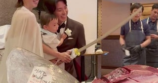 古閑美保の結婚披露宴に豪華メンバーが出席マグロの解体ショーからの、ファーストバイトもマグロ！