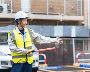 日給1万8000円も！意外と稼げる「無資格・未経験OK」のシニア向け求人4職種
