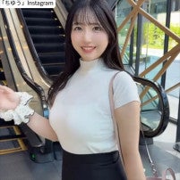 「むちむち派いる〜？」フォロワー500万の165cm美女、タイトな白トップスの抜群プロポーションにネット衝撃