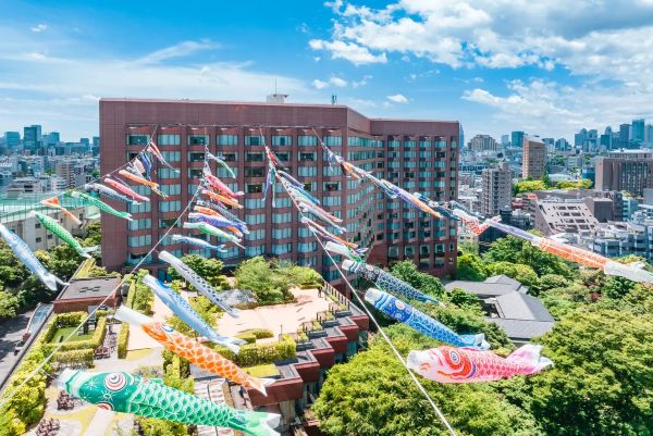 庭園に舞うこいのぼりや雲海、初採れ蜂蜜の採蜜体験も椿山荘東京のGWプラン、予約受付中