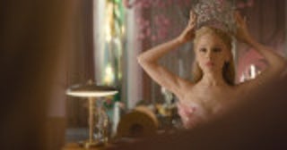 『ウィキッド 永遠の約束』“善い魔女”の笑顔に隠された思いとは――アリアナ・グランデがグリンダを語る