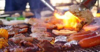 GWのドライブ中に「Googleマップ」で迷走。なぜか“刺青”の男たちのBBQ会場に突入して…