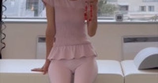 ほしのあき49歳、タイトなピンクウェア姿にネット騒然「めっちゃスリム」「ナイス」夫は13歳年下＆1児の母