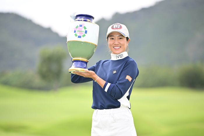 藤本麻子が3打差逆転でステップ初V14歳・廣吉優梨菜は7位