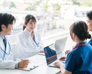 「当たれば短期で株価急騰も」一獲千金を狙う投資家が注目する“100倍期待株”3銘柄