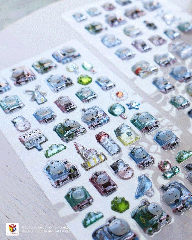 きかんしゃトーマスのかわいすぎる「ボンボンドロップシール」が登場！つむぱぱ描きおろしデザインで、公式限定の文具＆Tシャツセットも