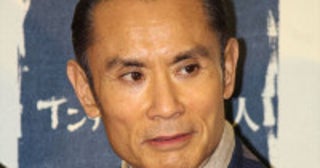 オシャレすぎる71歳・片岡鶴太郎、素肌にデニムのシブすぎるコーデに反響「これが似合うってすごい」