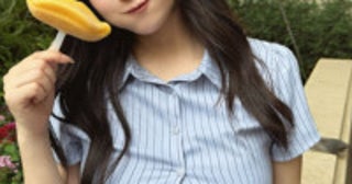「パツパツですみません」フォロワー500万の美女、タイトなシャツ姿を披露「最高です」