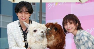 中島健人＆長濱ねる、スイカ割りの実施に本物のアルパカまで登場でびっくり！『ラブ≠コメディ』公開直前イベント開催