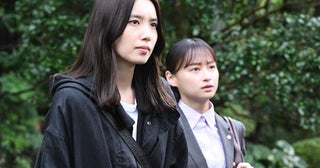 飯豊まりえ“朱梨”と影山優佳“滝沢”が、美容学生2人の傷害事件を担当する＜オクトー Season2＞