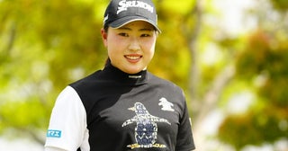 シンガポール最高のフォトスポットといえばここ！ 竹田麗央がマーライオンとのお決まり2ショットを大公開