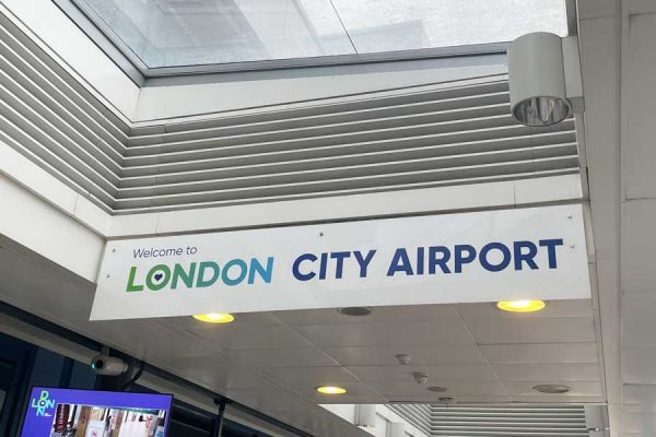 ロンドン・シティ空港、着陸進入方式変更案特定機種の着陸進入角度を4.49度に