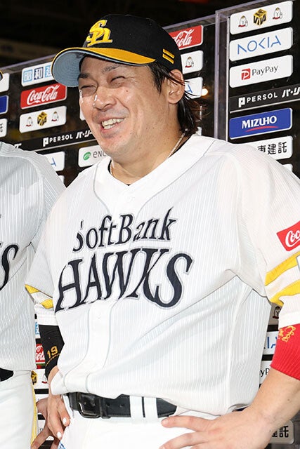 プロ野球FA戦線、前代未聞の"様子見合戦"はなぜ起きた？主砲も正捕手もみんなそろって「熟考! 熟考!! 熟考!!!」