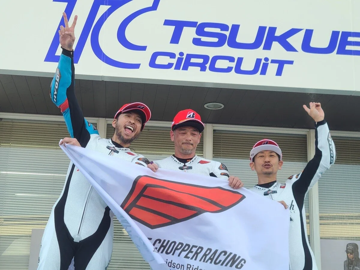 「レーサー長瀬は努力家」「勝ち負けだけじゃない」。長瀬智也が所属するチームの3人が語る旧車ハーレーによるレースの魅力とは？