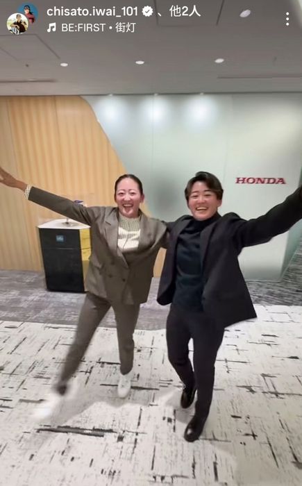 岩井明愛&千怜がビジネスビルのフロアでダンスを披露 「踊ってみたシリーズ」第4弾はBE:FIRSTを完コピ！