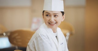 「アジで自分の味を表現する」課題に臨む永作博美“みなと”は、中沢元紀“渚”との会話で原点を思い出す＜時すでにおスシ!?＞