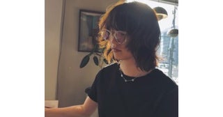  のん、夕陽に包まれた近影ショット＆お気に入りパンツへの愛着つづる 