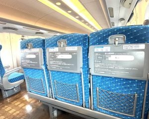 新幹線の荷物スペースを外国人観光客が“横取り”。スーツケースが勝手に置かれていて「ありえない」――3連休ベスト