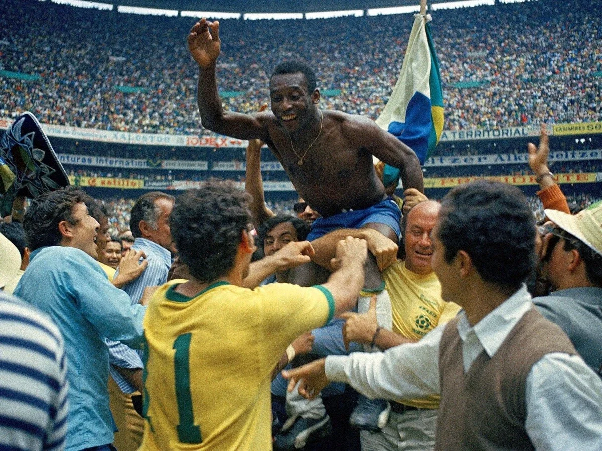 ワールドカップ史上最強チームは４大会で３回優勝 サッカー王国ブラジル誕生ストーリー