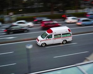 “あおり運転”された救急車の運転手が明かす恐怖体験。命に関わる場面で「手が震えていました」――大反響セレクション