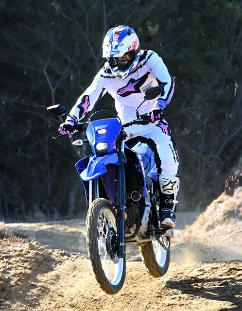 予約殺到の新型をオフロードで徹底チェック！ヤマハ WR125R"爆売れ"のワケ