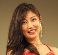 熊田曜子44歳、グラビアで抜群プロポーション全開「美しすぎる」「魅力的」「すっっっごい」