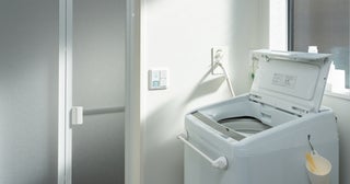 「あれ？臭い…」換気しても消えない異臭！バスルームの盲点を調べたら衝撃のモノを発見！