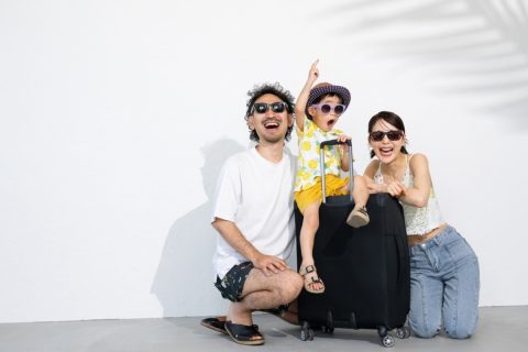 GWに「東京⇔大阪」を4人家族で旅行するなら、“飛行機”と“新幹線”はどちらが安い？ 交通費の差を比較して解説