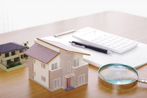 母が住んでいた築40年の一戸建てを相続しました。固定資産税や修繕費を考えると、早めに売却したほうがよいのでしょうか？