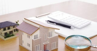 母が住んでいた築40年の一戸建てを相続しました。固定資産税や修繕費を考えると、早めに売却したほうがよいのでしょうか？