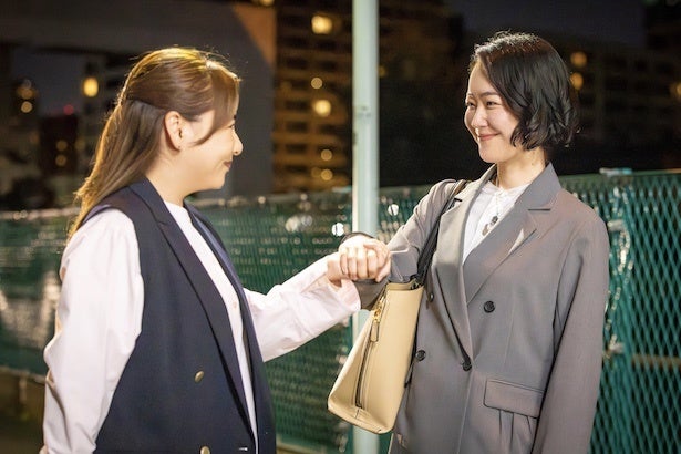 野呂佳代“あかり”が黒木華“茉莉”に優しく寄り添ったシーンに「涙腺崩壊」「あったかいなぁ」と反響＜銀河の一票 最終回＞