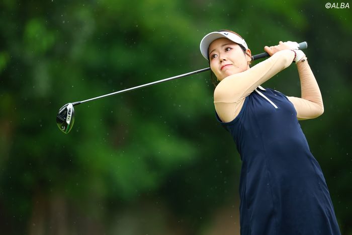 佐藤美優が9アンダーで3打差単独首位ターン！久世夏乃香、和田純怜が追走【マイナビ ネクヒロ第12戦】