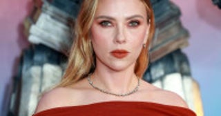 スカーレット・ヨハンソン、性的虐待疑惑で失墜のウディ・アレンを支持した影響について言及