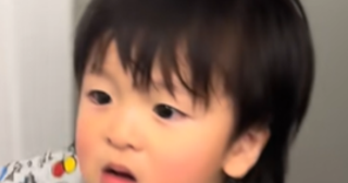 パパが息子に着せた服に違和感……⁉「お腹も足も冷えなくて最高やん」