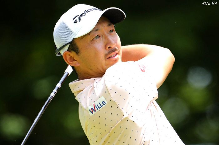岩﨑亜久竜が大会記録「-25」で2年ぶりV10バーディ奪取し2差逆転
